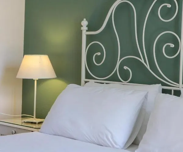 Dendrolivano Aparthotel Minia