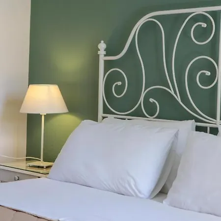 δενδρολίβανο Ξενοδοχείο με διαμερίσματα Μηνιά