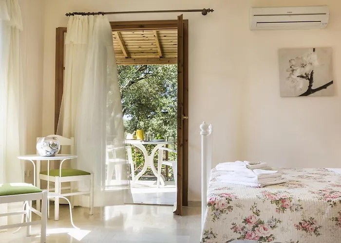 Dendrolivano Aparthotel 4*