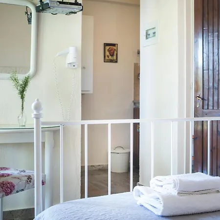Dendrolivano Aparthotel