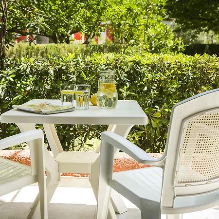 Apartahotel Dendrolivano Minia